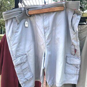 Light Tan Cargo Shorts w/Belt -Size 50